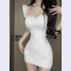 Vestido de manga voladora pequeña con empalme empalmado Slim