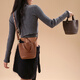 Rabeanco [TV-Serie] Rabeanco/Juliana Vierblätter Klee Eimerbeutel kleiner Frauen Lebensmittelkorb Crossbody Bag Milch Sandfarbe [s]
