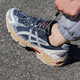 亚瑟士（ASICS）男鞋女鞋 25夏季运动鞋子户外GEL-KAHANA TR V4舒适耐磨休闲鞋 1203A586-020 40.5