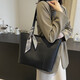 Temperamento Retro Big Bag for Women 2025 Nuevo diseño de nicho de moda Bag de hombro Gran capacidad Bag 6629 Beige White