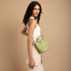 Rabeanco [TV-Serie] Rabeanco/Juliana Vierblätter Klee Eimerbeutel kleiner Frauen Lebensmittelkorb Crossbody Bag Milch Sandfarbe [s]