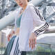 阿迪达斯 （adidas）官方舰店女装 新款运动服休闲连帽外套透气梭织防风夹克上衣 GQ0564-商场同款 S