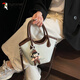 Specht Nischendesign -Tasche für Frauen 2025 Neue Sommer Fashion Crossbody Bag Korean lässige modische Handeimer Tasche aus Weiß kein Anhänger