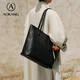 Bag féminin Aokang 2025 Sac sous brassière tendance léger Sac à épaule de luxe Sac fourre-tout de grande capacité Cadeau d'anniversaire pour sa femme