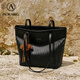 Bag féminin Aokang 2025 Sac sous brassière tendance léger Sac à épaule de luxe Sac fourre-tout de grande capacité Cadeau d'anniversaire pour sa femme