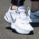 耐克（NIKE）跑步鞋男鞋女鞋2025秋冬季新款AirMonarch M2K老爹鞋运动鞋休闲鞋 415445-102经典银白 42.5