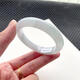 Le seul produit qui obtient ce que vous voulez est le bracelet rond de jade à 52 anneaux, largeur 10,5 mm, épaisseur 8,2 mm, poids 46,3 g, numéro de certificat numéro 1047