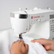 Shengjia [Filitier officiel] CE677 MACHE DE couture électronique ménage de bureau Large grande puissance 90W Bord de trou de serrure NOUVEAU PACKAGE DE VALEUR DE MODÈLE CE677 (200 Stitch High Power)