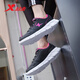 XTEP Lederschuhe, Sportschuhe, Laufschuhe, Frauen 2025 Sommer neu warmes Freizeitschuhe tragen resistente Reiseschuhe für Frauen Schwarz Rose Red 9733 37