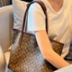酷奇袋鼠高级感手提大包包女2024新款大容量妈咪托特包时尚百搭单肩腋下包 奶茶色大号 赠送丝巾