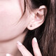 Pt.Charm new platinum platinum earrings are fashionable and temperamental for women. PT950 four-leaf clover platinum earrings are versatile and can be given to your girlfriend. If they are not in stock, they can be customized. Take 1.1g as an example.