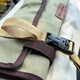 Kunsui Outdoor-Bündelhalle, Camping-Koffer-Gurte, Zelte, Rucksäcke, Schlafsäcke, Frachtfixierungen und Anziehen der Krawatte [Khaki] Multifunktionale Griffgurte (2 Stücke)