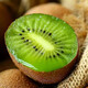 Shaanxi Meixian Xuxiang kiwi fruit 2025 new fruit picked now, sweet and juicy, bad fruit guaranteed to be compensated by JD.com Sweet and juicy 8 pieces (single fruit 60-70g)