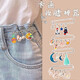 Haiyiduo's waist-tightening tool, the trouser waist is changed to a smaller size and tightened to prevent leakage. Cartoon brooch buckle for women. Pin clip to fix clothes and accessories. Cartoon waist-tightening pins, 2 random pieces.