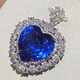 Extravagant and extravagant heart-shaped sapphire and tanzanite pendant, clean and flawless to the naked eye, 925 silver plated with 18K gold, extra-large heart-shaped sapphire and tanzanite pendant.