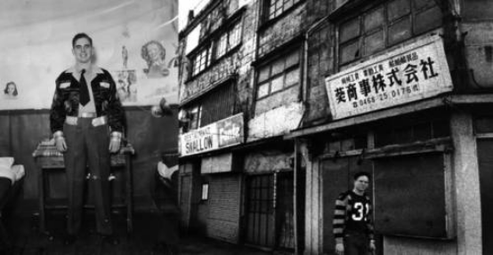 要花哨也要低调 横须贺夹克依旧火的很彻底