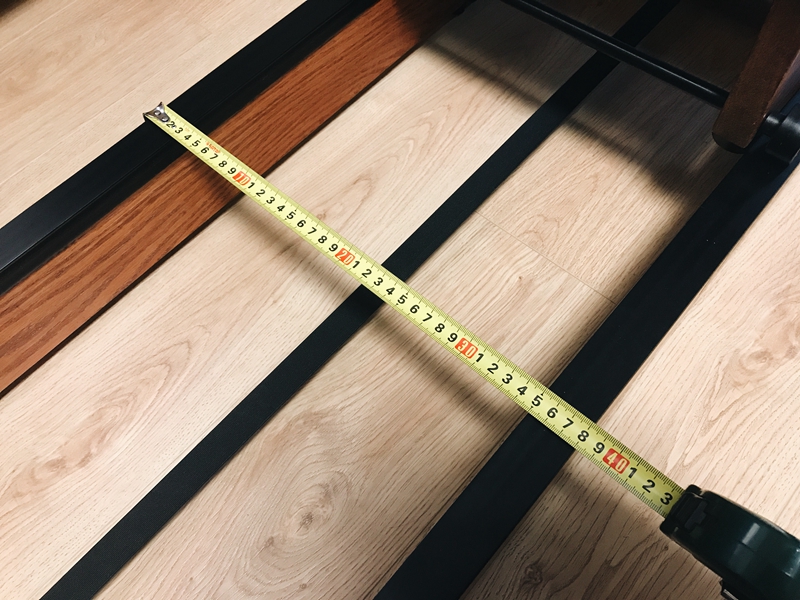 划船机采用了双导轨设计,宽度为38cm,这也意味着座椅很宽.