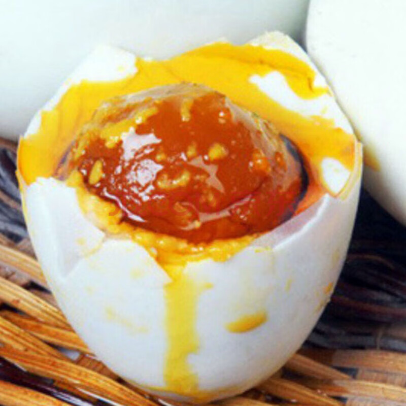 咸熟鹅蛋土法腌制起沙冒油盐水腌制农家散养土鹅的蛋6枚装