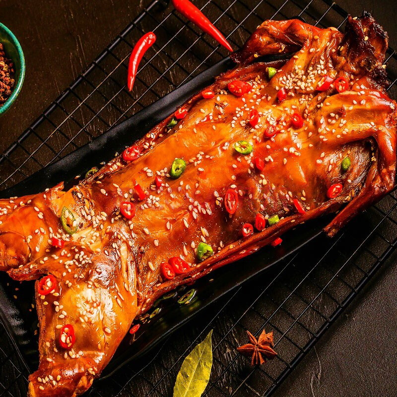 香辣手撕兔550g烤兔子肉整只四川麻辣手撕全兔肉兔腿新鲜现做自贡特产