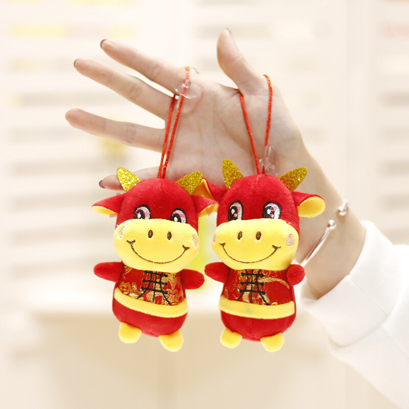 2021牛年吉祥物小挂件 牛气冲天生肖福牛玩偶 新年牛公仔 微笑唐装牛
