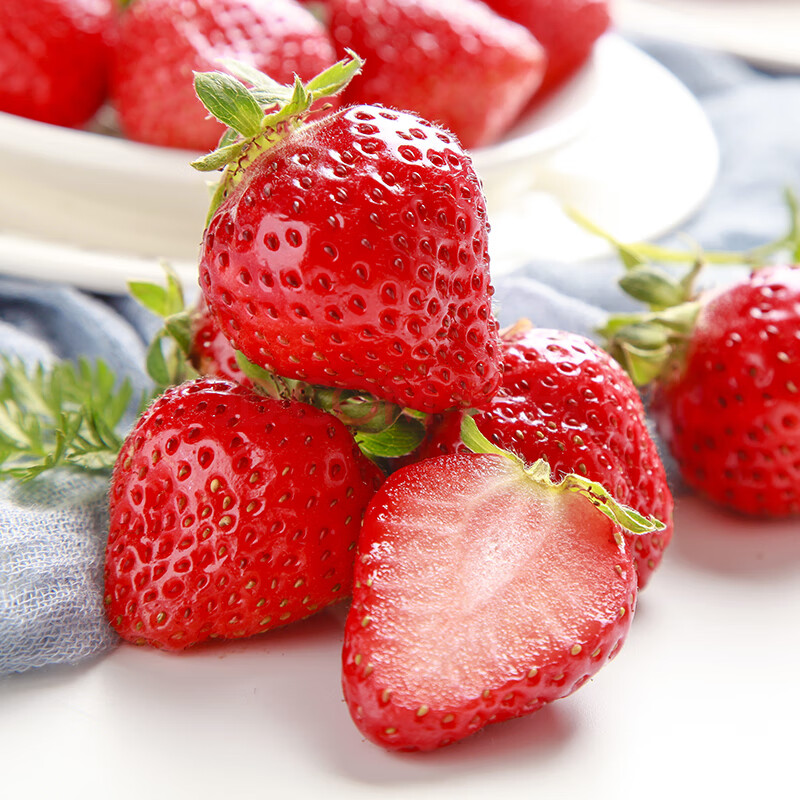 丹东99草莓新鲜九九黑金草莓大果水果新鲜 5斤