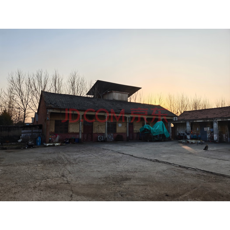 【大周村】新沂市时集镇大周村村民委员会老村部院落、院内瓦房17间(其中西排6间、南排6间、北排5间)及地面附着物