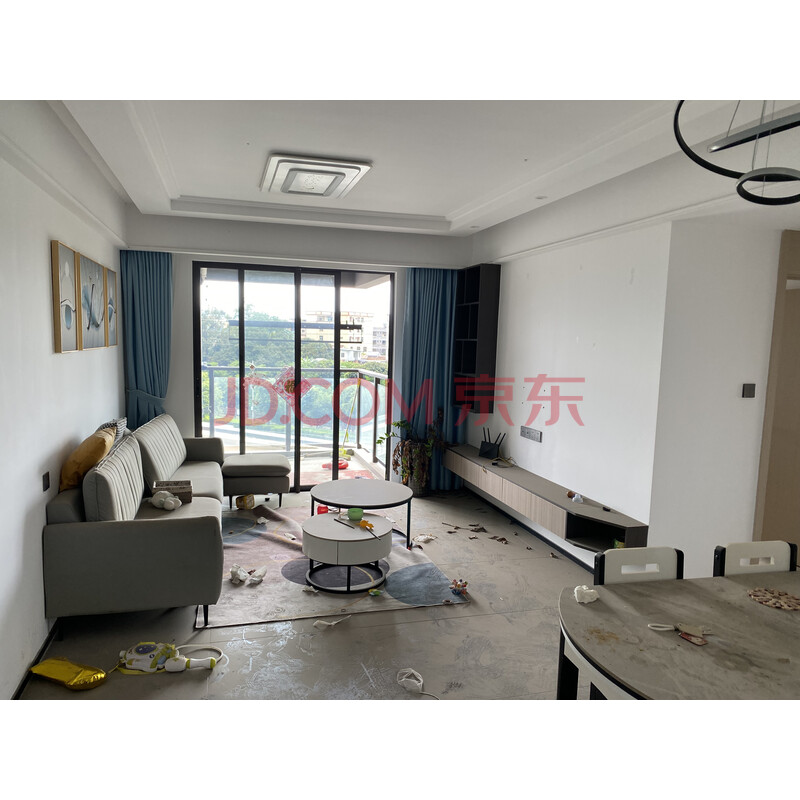 【悦璟台】被执行人叶合兵名下位于东莞市桥头镇水口城路303号悦璟台2号商业、住宅楼304的房产及室内家具一批