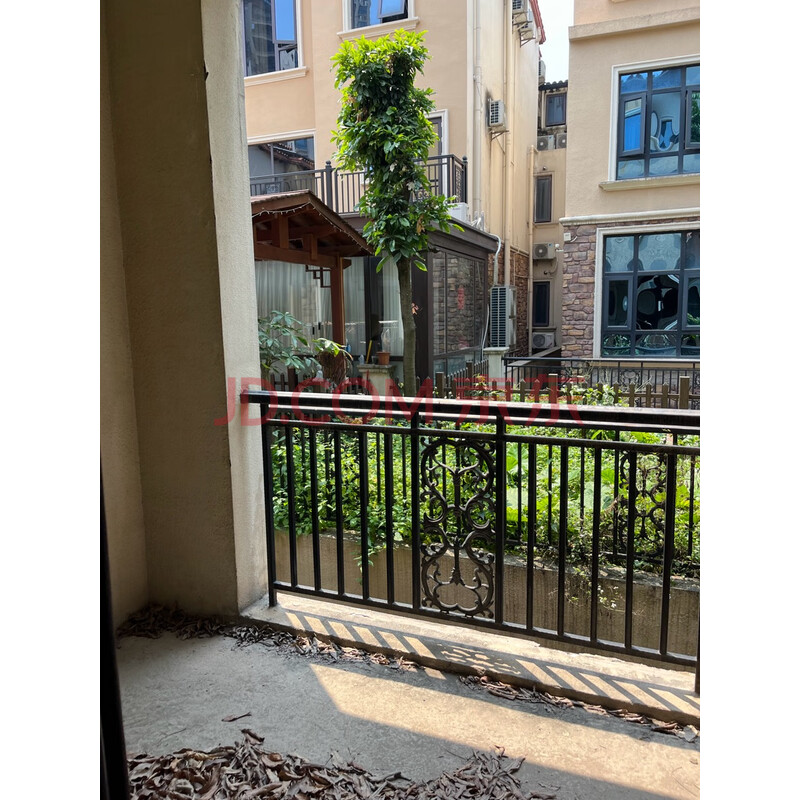 【新世纪•领居景福轩商住区】丁筱、郑小广共同共有的位于广东省东莞市大岭山镇金桔村、矮岭冚村新世纪•领居景福轩商住区178号楼102的房产