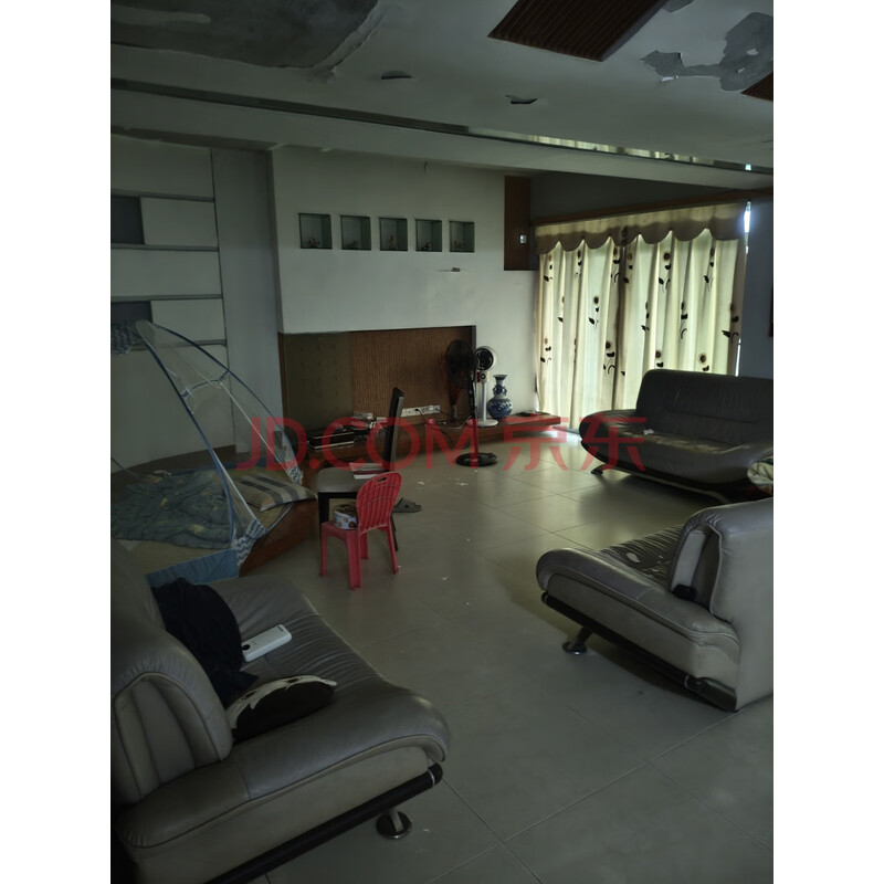 【金泽商住中心】东莞市东城区东城路金泽商住中心紫荆阁702号(不动产权证书号:粤房地权证莞字第0200138972号)