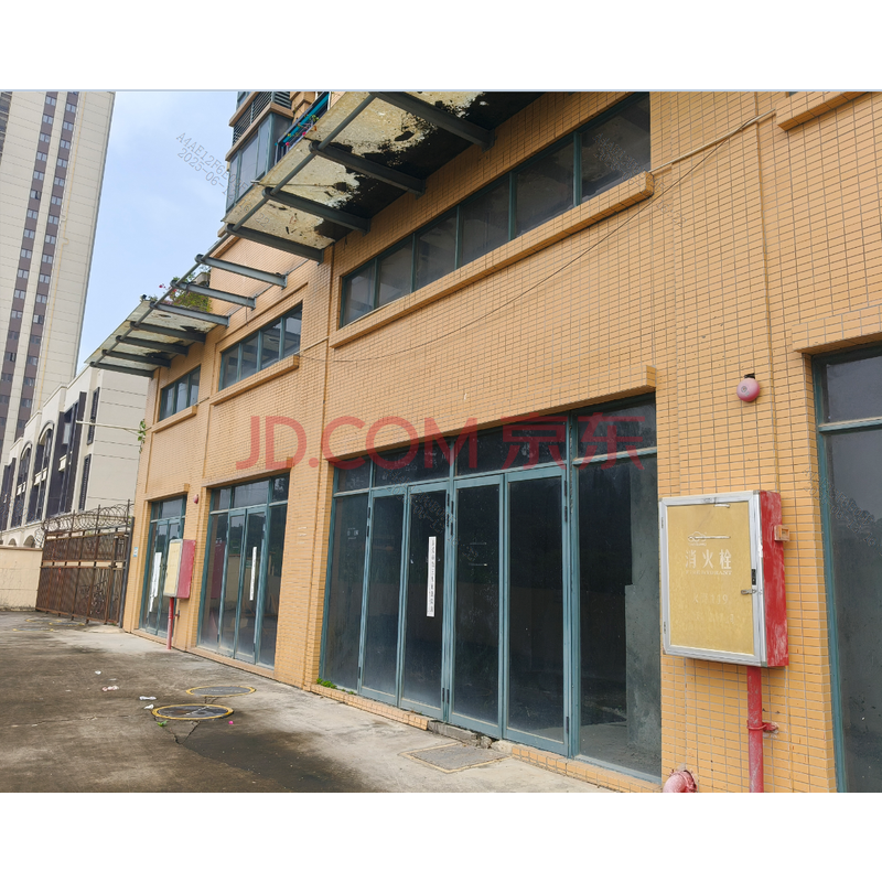【富盈山水华庭】被执行人东莞市富盈御墅莲峰房地产开发有限公司名下位于东莞市常平镇还珠沥村富盈山水华庭7幢商铺03的不动产