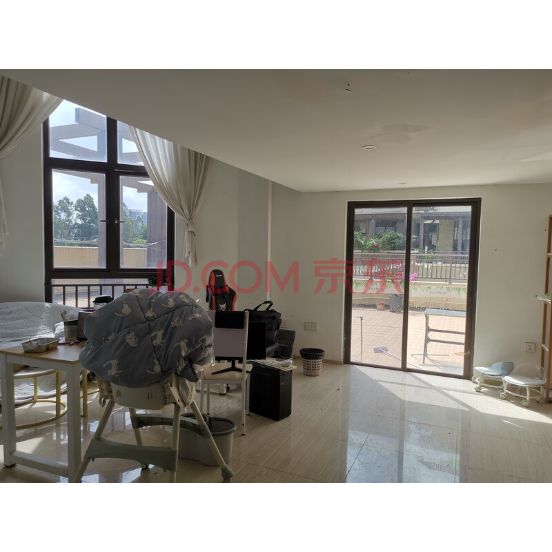 【绿地商业广场公寓】东莞市常平镇新城大道卢屋村1号绿地商业广场5号商业、办公楼办公313房产及室内家电一批