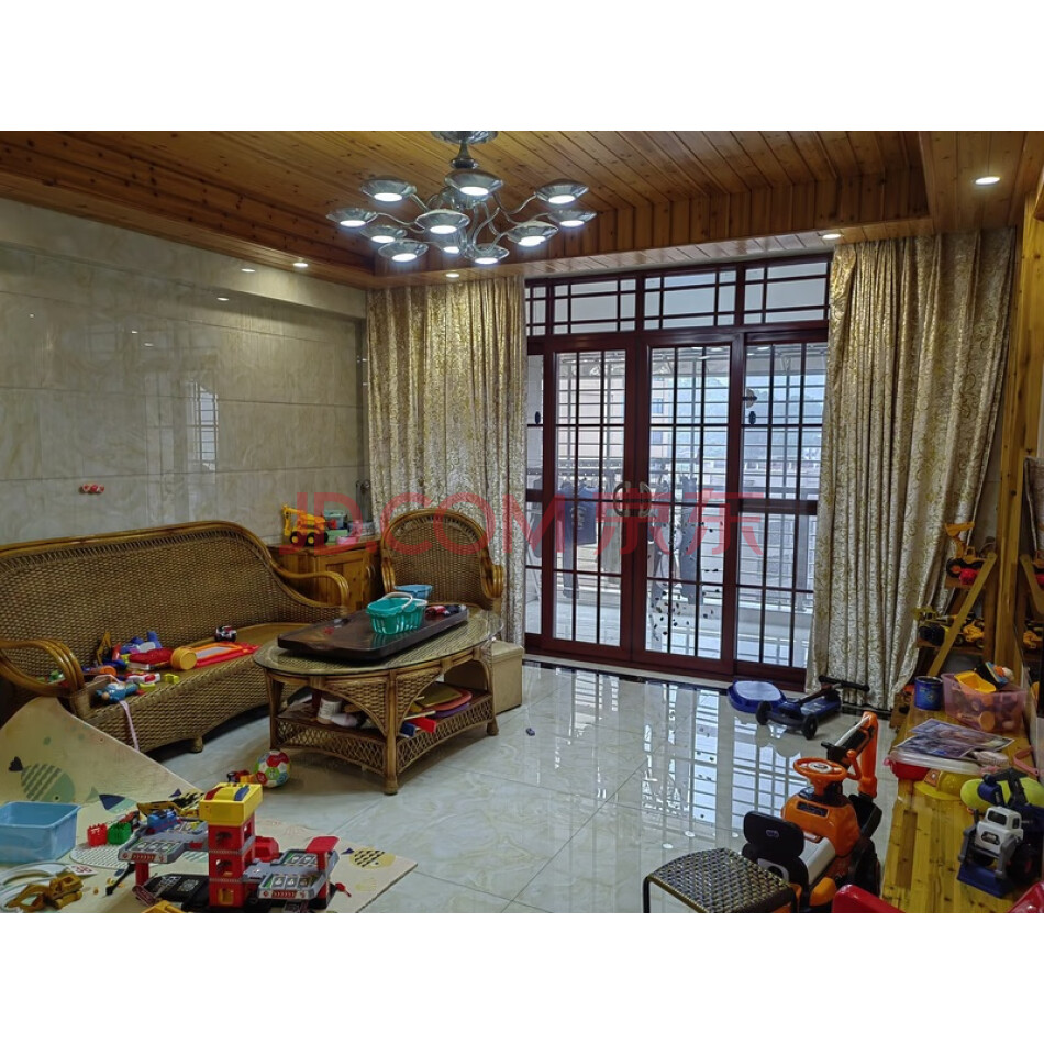福建省南安市仑苍镇联盟村中国水暖城（三期）8号楼11层1102室的房产