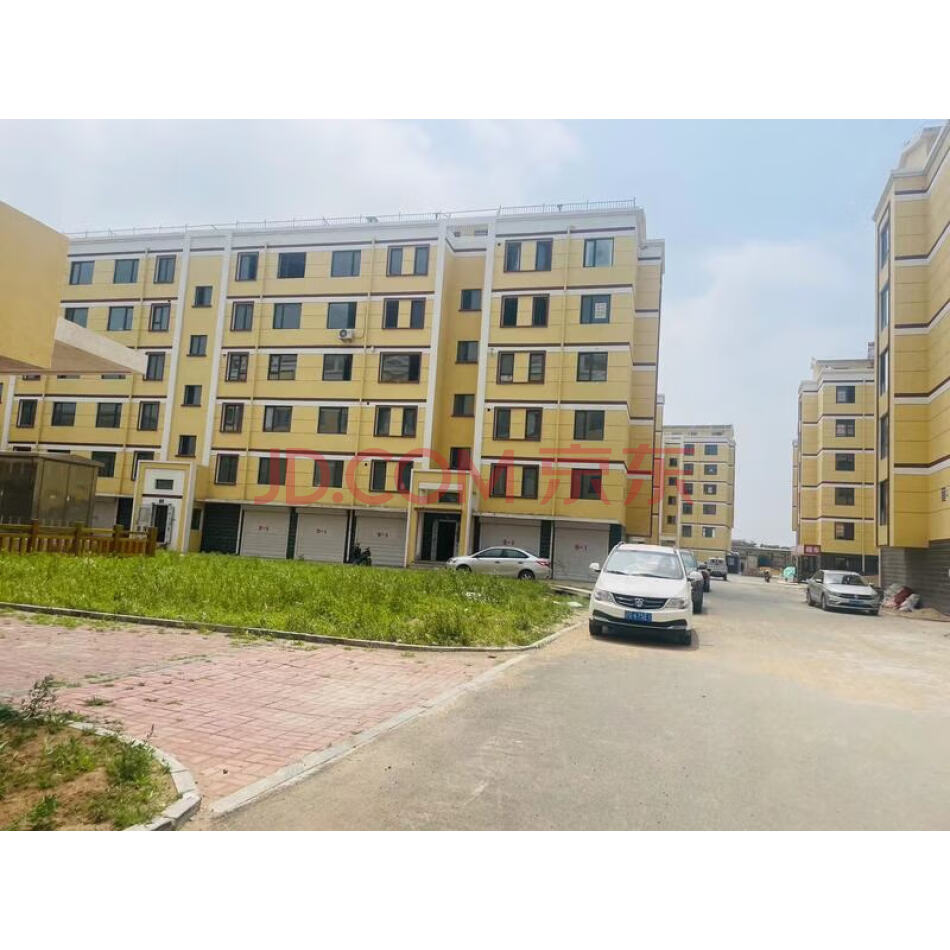 锦州市经济技术开发区丰豪新居小区8号楼1-8号、10号楼3-24号两处房产