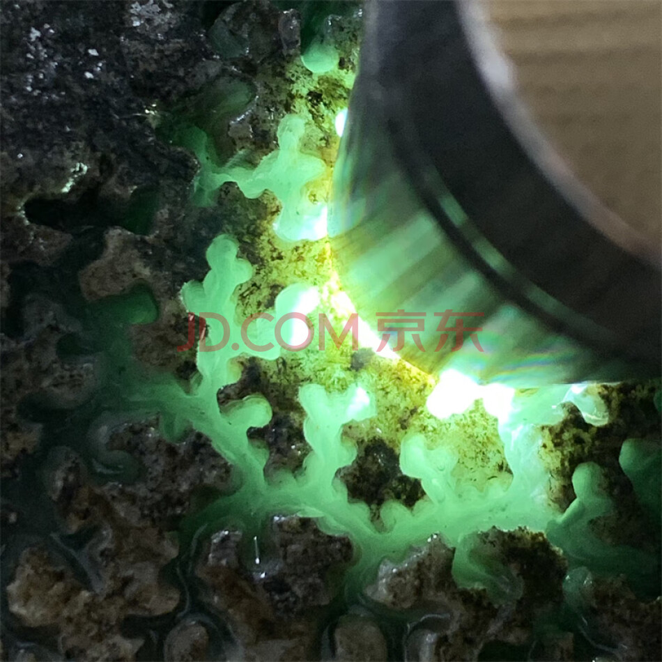 标的    一块重约13.16公斤莫湾基开窗缅甸翡翠原石毛料
