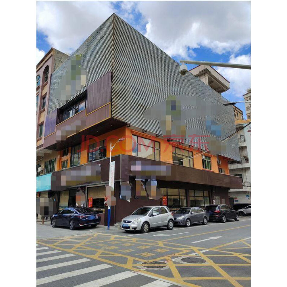 东莞市厚街镇珊美村岳范山富康路（门牌号：厚街富康路17）的土地使用权及地上建筑物
