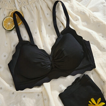 法国kj薄款内衣小胸聚拢无钢圈收副乳上托少女风无痕文胸罩套装百搭黑