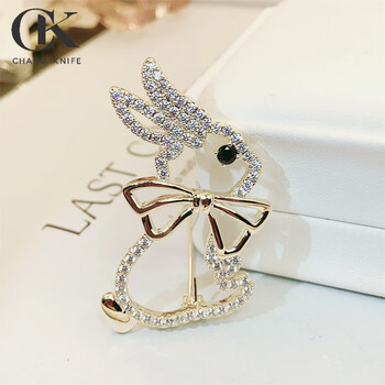 charmknife兔年可爱日系镂空兔子胸针轻奢气质锆石情人节生日礼物送