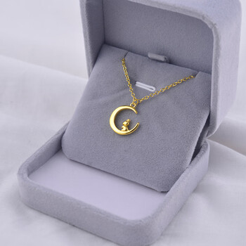 周大福项链月亮兔子镀本命年冷淡风网红小众设计轻奢色望月兔项链绒盒