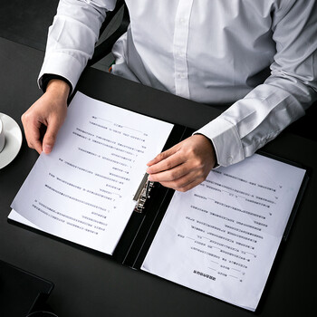 得力(deli)A4金属单强力夹+插页袋资料册文件夹 票夹大容量试卷资料夹诗朗诵签约夹板办公用品 5301黑色1只 得力(deli)A4金属单强力夹+插页袋资料册文件夹 票夹大容量试卷资料夹诗朗诵签约夹板办公用品 5301黑色1只