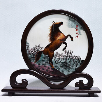 汪端行 手工苏绣 双面绣台屏《马到成功》经典题材 寓意深远 送礼自用