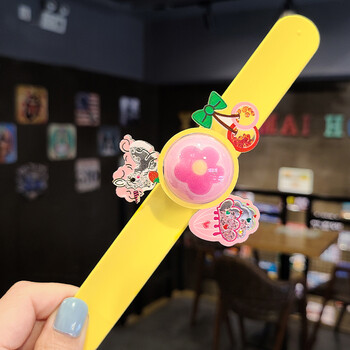 手环啪啪圈 儿童带灯可旋转手环女童卡通玩具手镯啪啪圈幼儿园宝宝