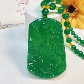 永红旺高冰玛瑙玉髓山水牌有山有水翠色玉石项链挂件女时尚毛衣链