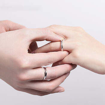 夏痕银情侣戒指一对女男钟久久对戒款结婚纪念日个银情侣一对情投意盒