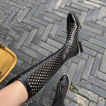 他程百丽tachengbailai复古网格镂空靴子罗马高筒凉靴女夏季薄款长靴