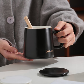 传旗陶瓷马克杯带勺盖咖啡杯牛奶杯早餐杯办公杯男女茶杯描金黑400ml 传旗陶瓷马克杯带勺盖咖啡杯牛奶杯早餐杯办公杯男女茶杯描金黑400ml