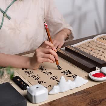 湖颖 千里江山笔挂款 文房四宝套装高端毛笔笔墨纸砚书法砚台墨条歙砚笔搁自用送礼新年礼盒热门商品
