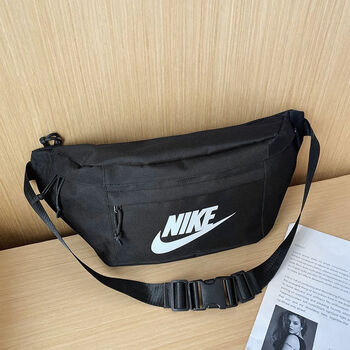 耐克nike潮牌运动腰包男胸包王一博同款斜挎包大容量背包户外休闲黑色