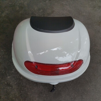 小龟王中小号加厚防抖尾箱通用电动车摩托车后备箱储物工具箱松白