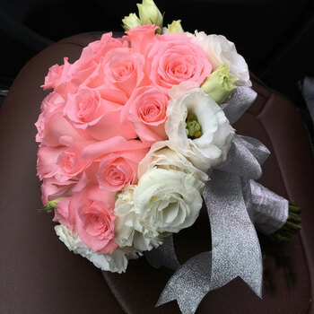 初卉鲜花速递玫瑰向日葵新娘手捧花婚车车头花结婚韩式花束真花预定全国花店同城配送上门北京上海广州深圳c款手捧花温馨浪漫 图片价格