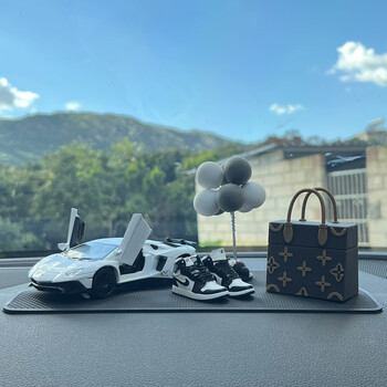 欧格达2022汽车中控专用车载车内饰品摆件创意男女网红创意公仔车上